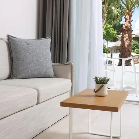 Lefko Apart-hotel *