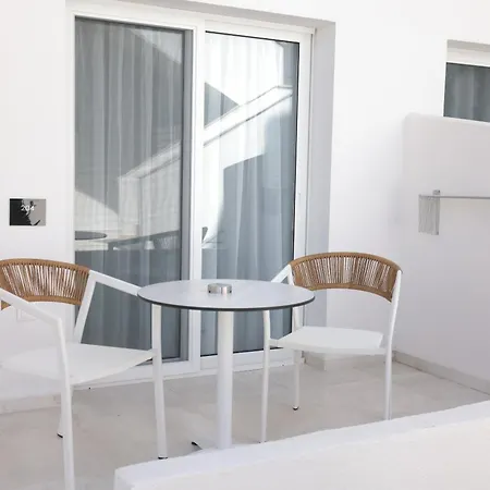 Aparthotel Lefko Hanioti